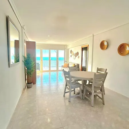 Frontline Beach Apartmán